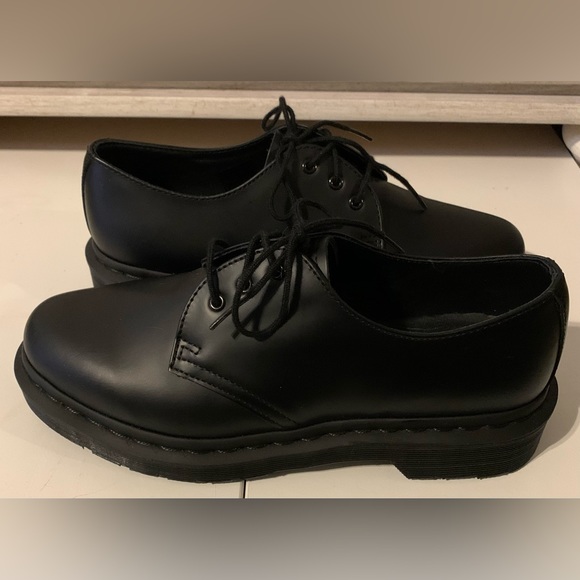 Doc Martens Black Shoes NWOT - Picture 2 of 3